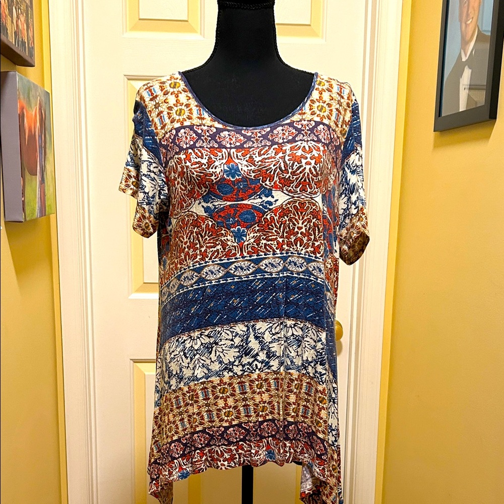 Avenue Blue and Red Patterned Short Sleeve Top